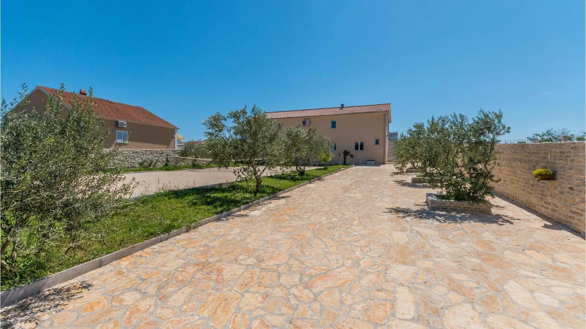 Holiday home 7 Bedroom Awesome Home In Polaca