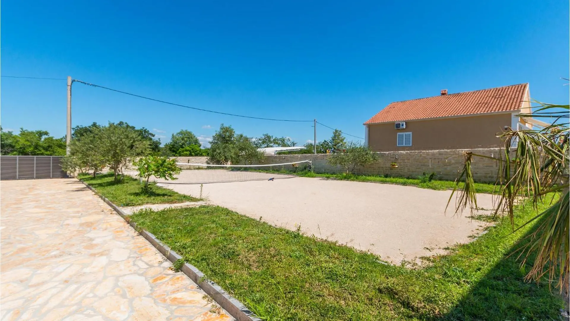 Holiday home 7 Bedroom Awesome Home In Polaca